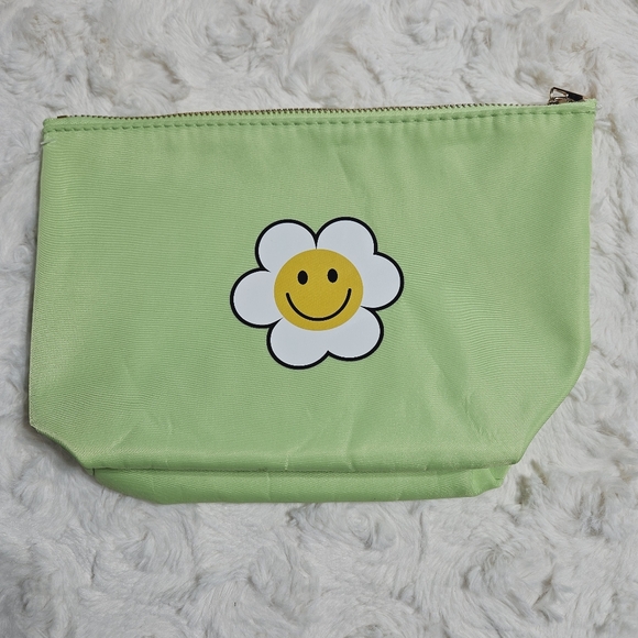 Peace Love & Vibes Daisy Cosmetics Zipper Pouch - Picture 1 of 8